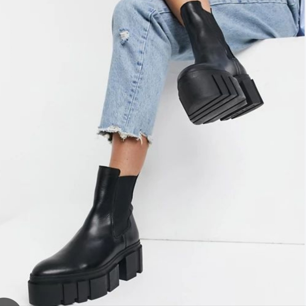 Platform boots